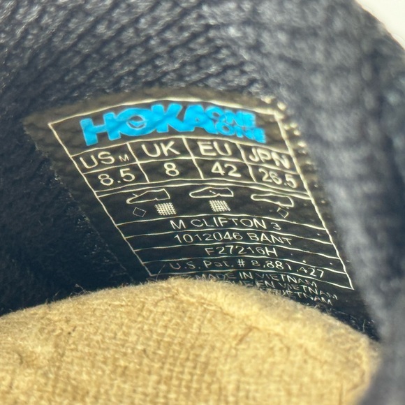 HOKA M CLIFTON 3.  Mens 8.5 PRE OWNED - Picture 12 of 12